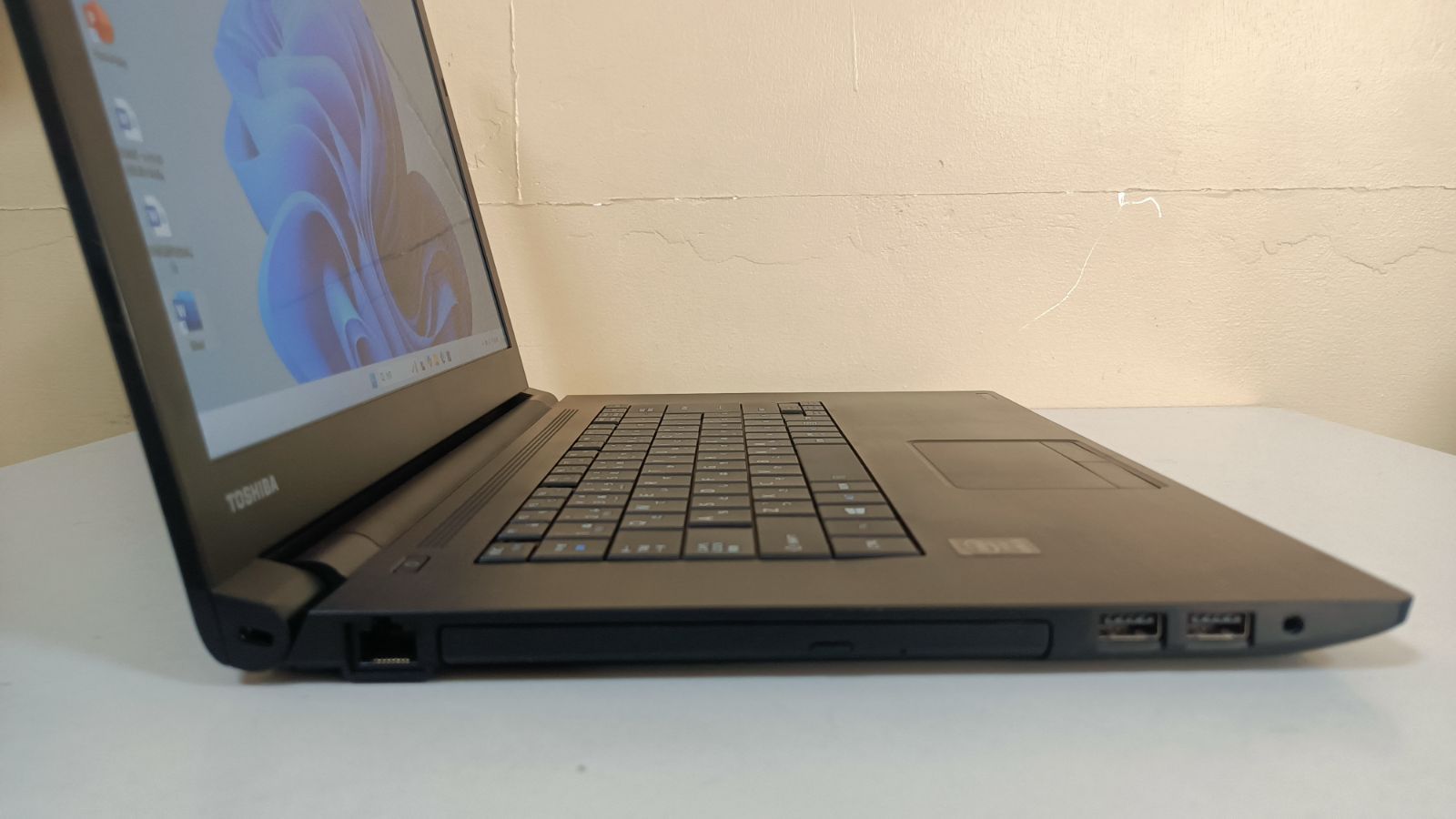 美品ノートパソコンTOSHIBA第五世代Core i5 SSD128Gメモリ8G 【core i5