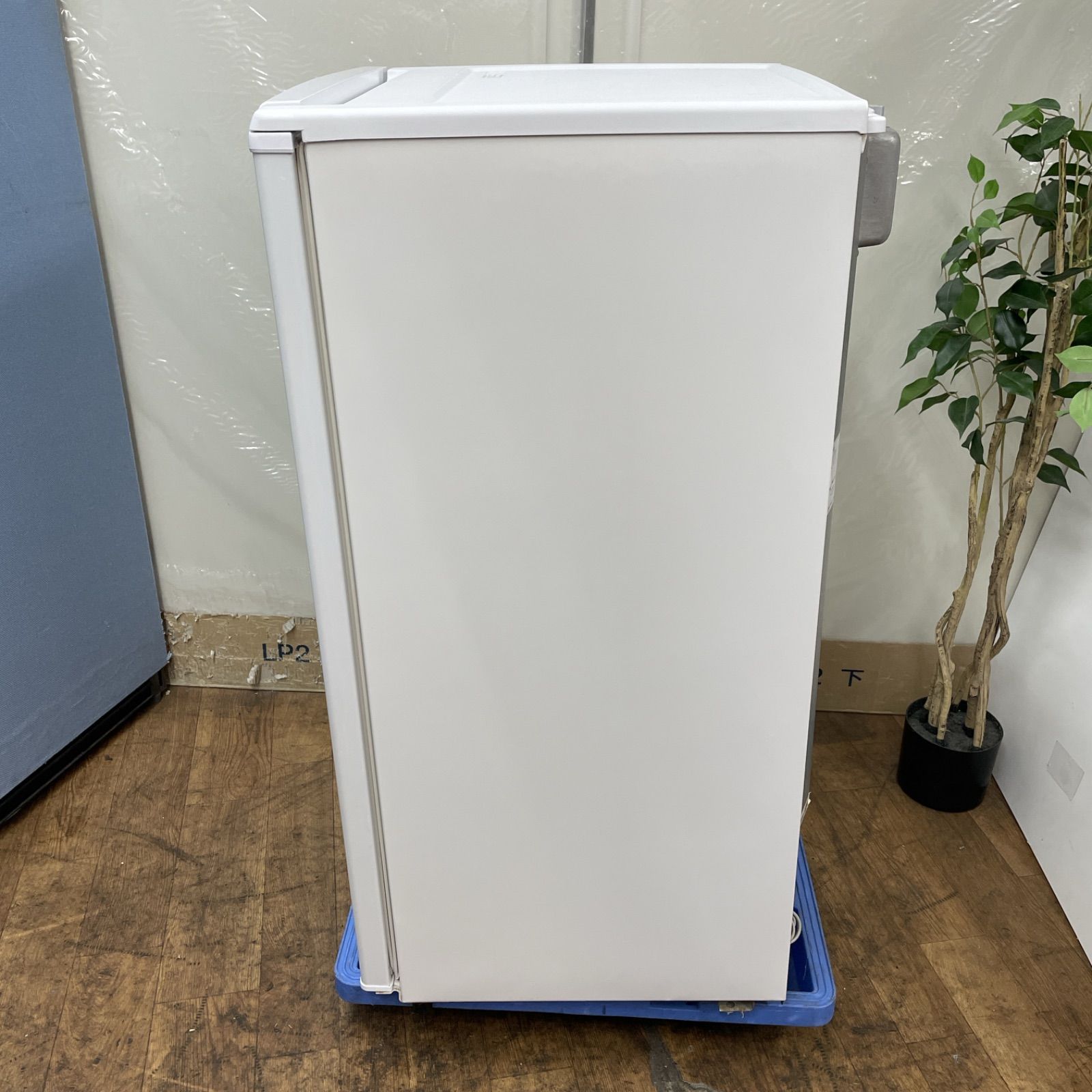 R418 ☀️ Haier 冷凍庫 (100L / 右開き) 12年製 JF-NU100B ⭐ 動作確認済 ⭐ クリーニング済 R418 ☀️ Haier 冷凍庫 (100L / 右開き) 12年製 JF-NU100B ⭐ 動作