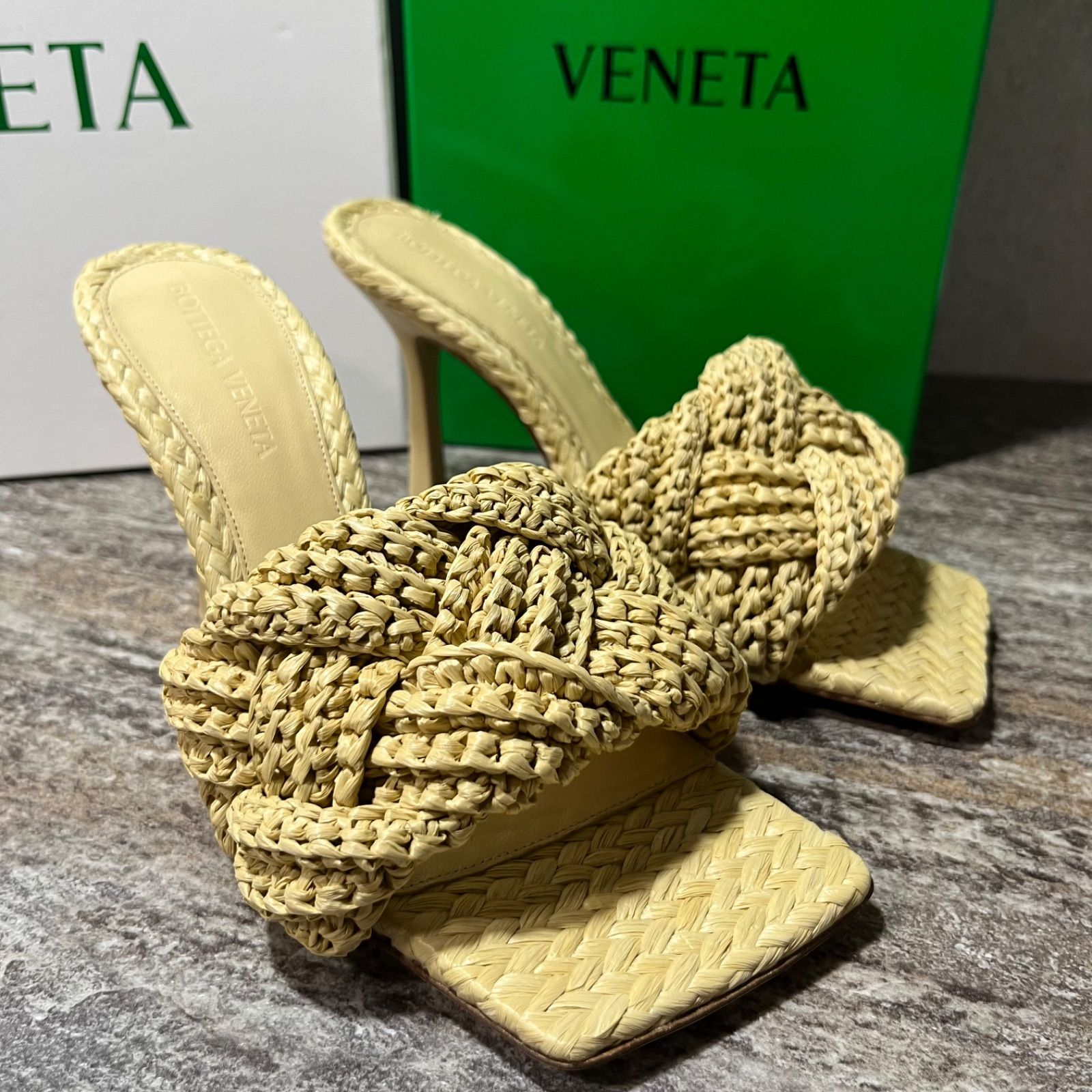 BOTTEGA VENETA ラフィア ミュール 新品】BOTTEGA VENETA 定価19.2万 夏 ボッテガヴェネタ
