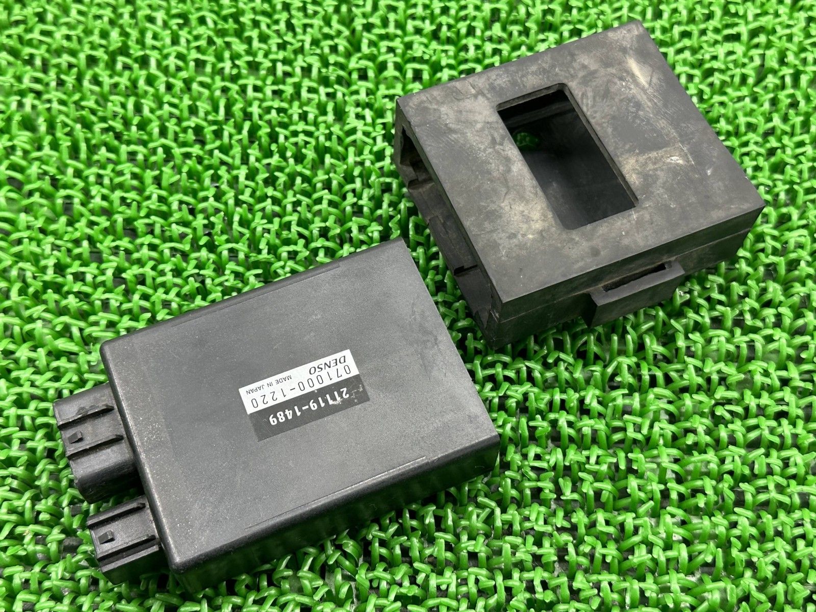 スーパーシェルパ イグナイター カワサキ 純正 バイク 部品 KL250G ケース付 CDI スパークユニット 機能的問題なし Hb