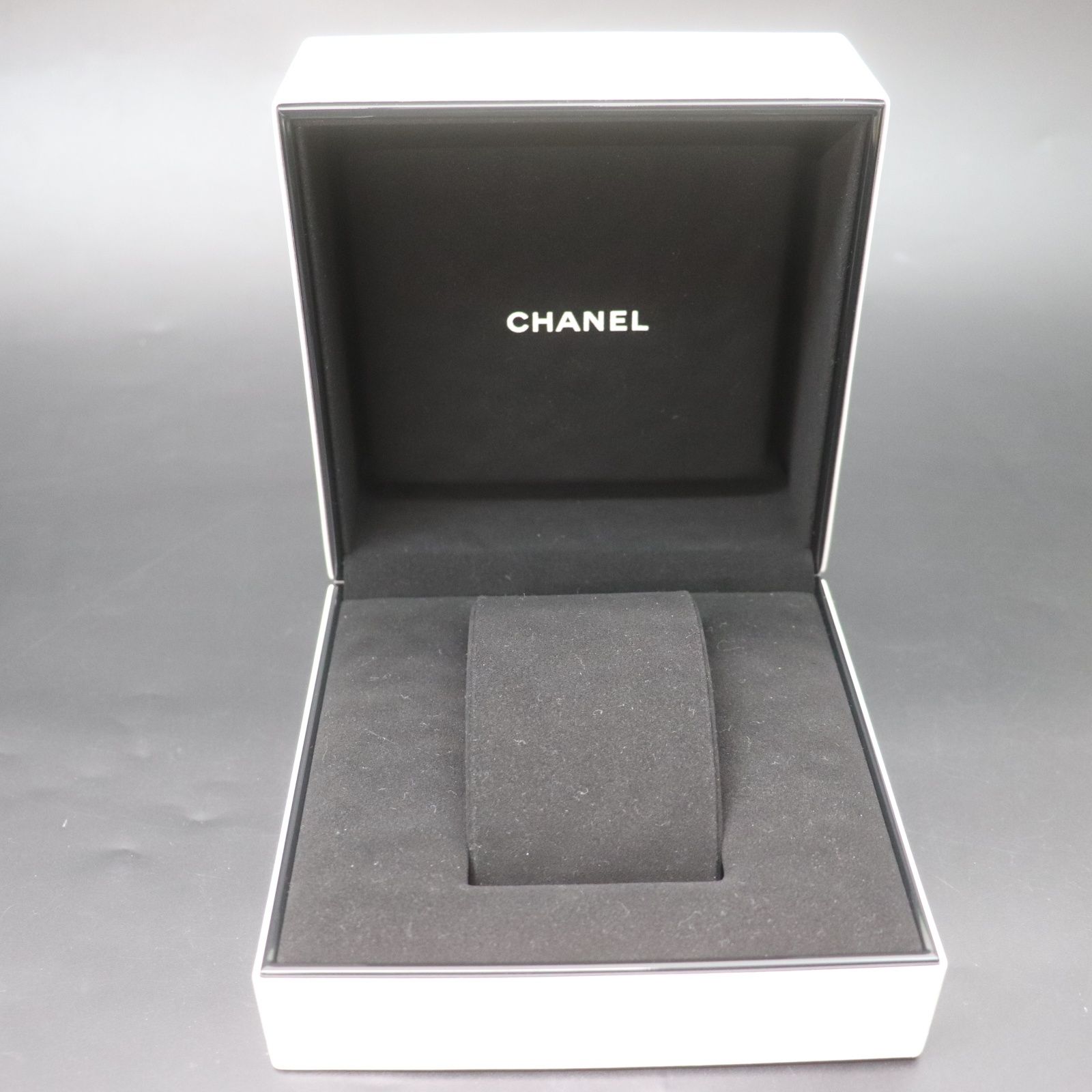 日常 ITXIT719ML68 CHANEL シャネル 時計 箱のみ 空き箱 ケース 時計用 ホワイト ブラック 白 黒 ロゴ レザー 保管 入れ物