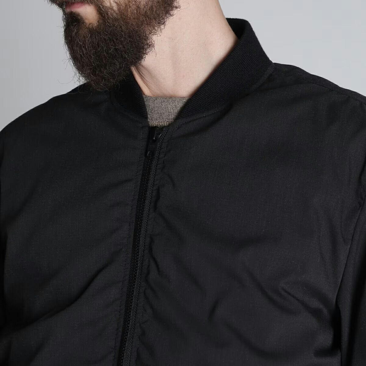 Schott ×