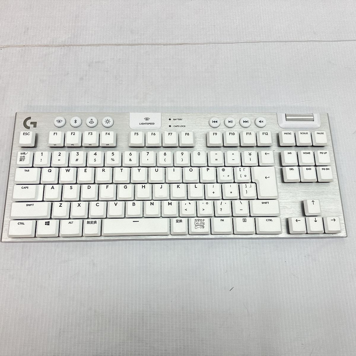 G913