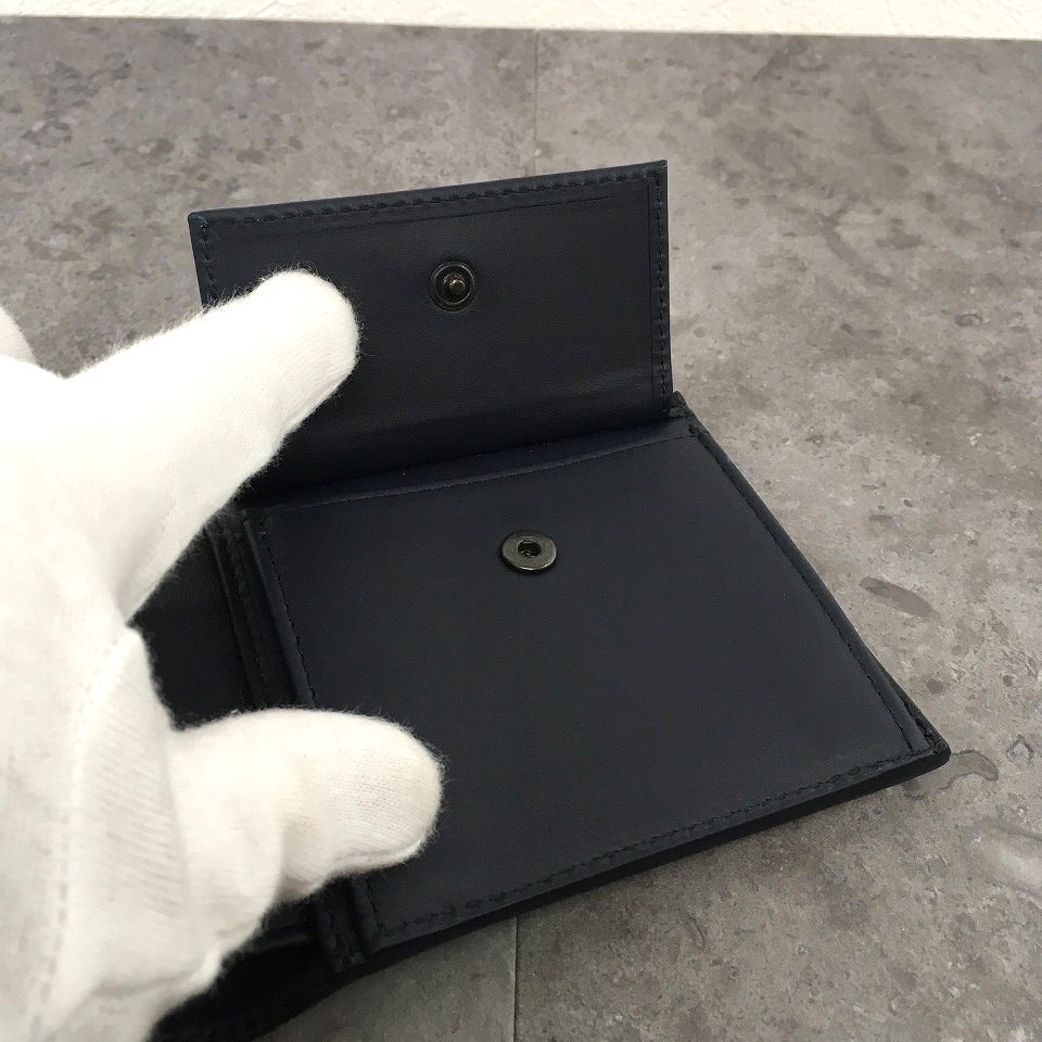 送料込み！ 未使用品 BOTTEGAVENETA 二つ折り財布 ネイビー 358 送料込み！ 未使用品 BOTTEGAVENETA 二つ折り財布 ネイビー 総