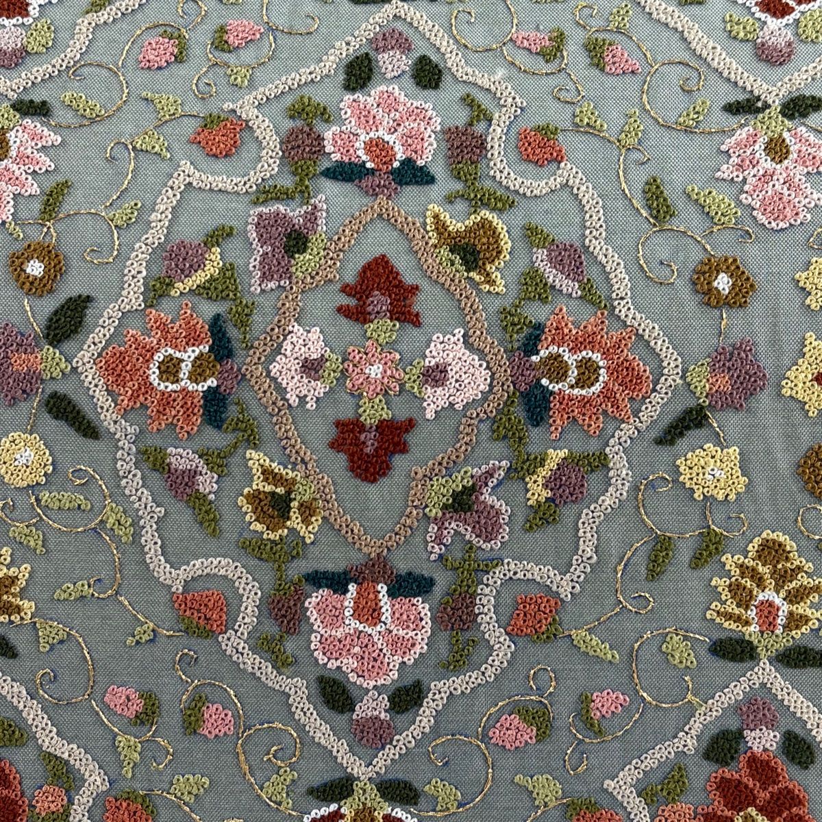 最大60％OFF！ 袋帯 華文 花唐草 相良刺繍 金糸 灰緑 六通 正絹