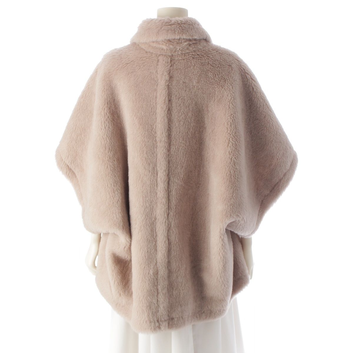 新品未使用 ベアケープコート ポンチョ アルパカ素材 テディコート Max Mara(マックスマーラ)の「ポンチョ・ケープ」をご紹介【2025