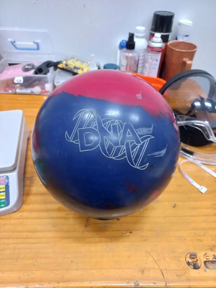 ボーリングボール 14p トゥーフィンガー DNA