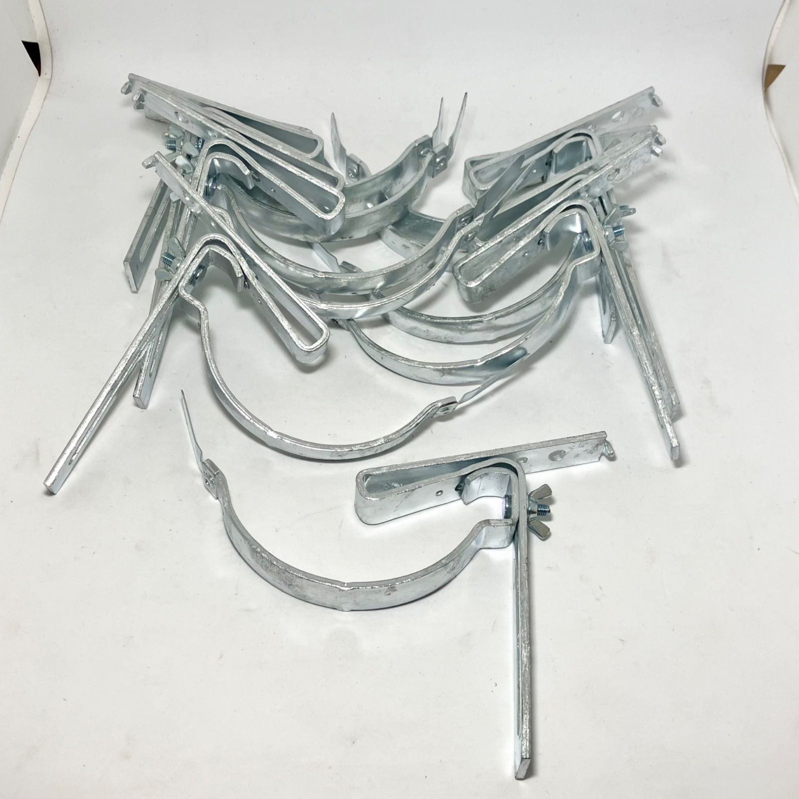 雨樋受け金物 OT自在菊水 3寸勾配 100個入 120mm ドブメッキ 111402 主に東海・中京・関西・九州地方で使用 野島角清 アミD