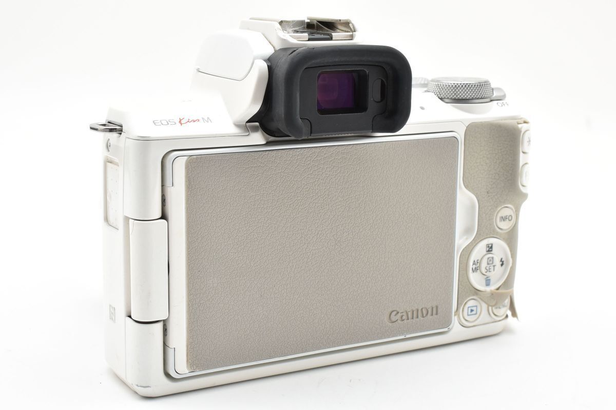 Canon EOS KISS M EF-M15-45 IS STM レンズキッ… Canon EOS Kiss M 15-45