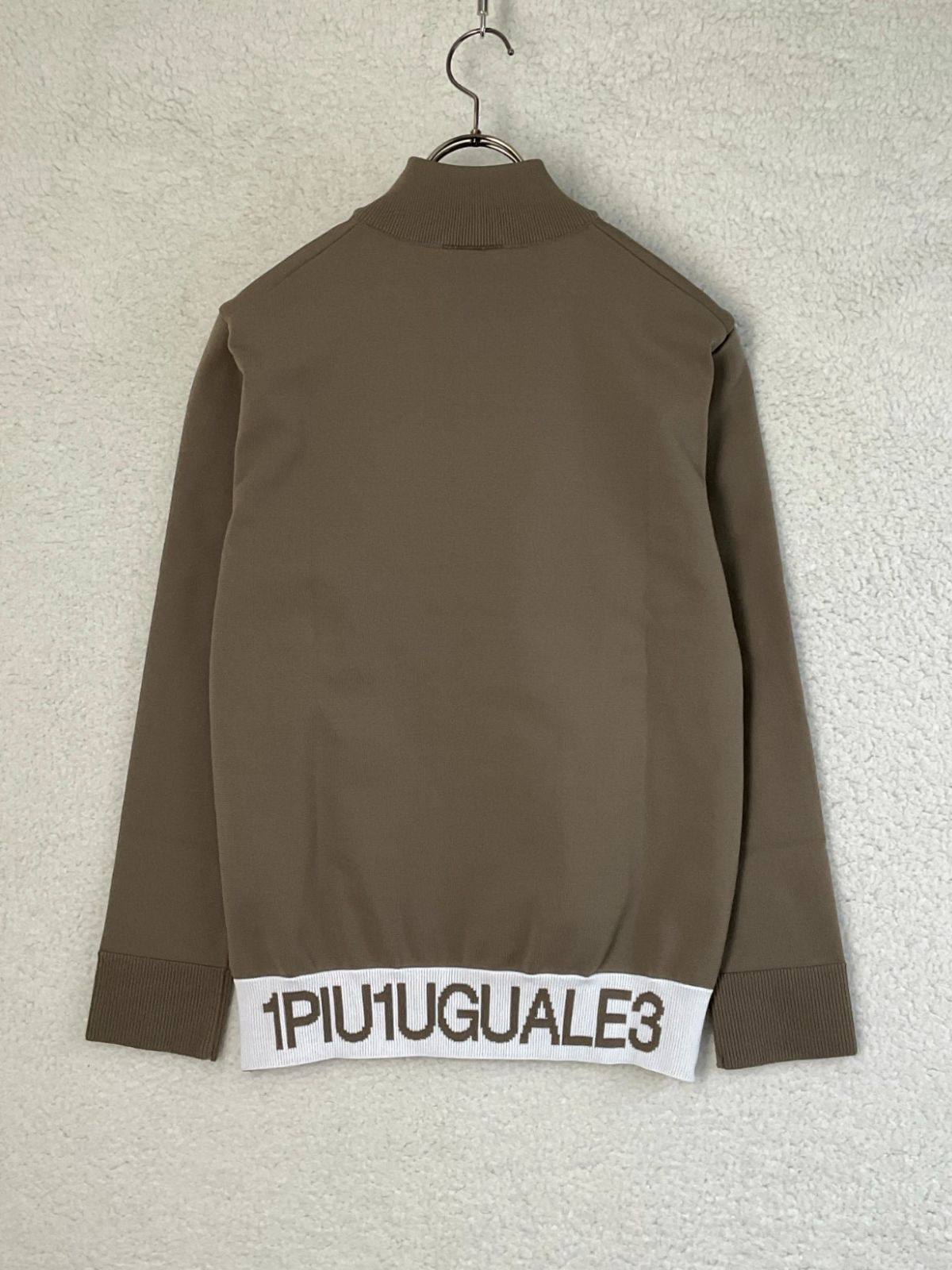 未使用 1PIU1UGUALE3 GOLF 3 ベージュ MOCK NECK KNIT LOGO RIB
