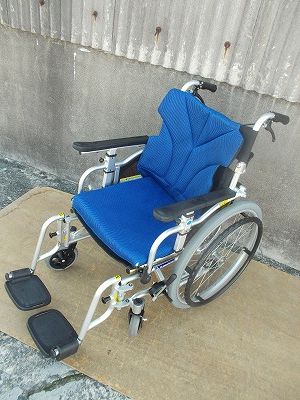 送料無料 一部地域を除く カワムラサイクル レッグサポートなし 簡易モジュール車椅子 低床型 KZ20-40 TS-25-1017-02