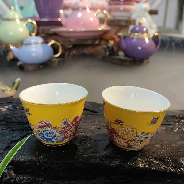 未使用品  桃紋10客  中国美術 湯呑み 茶器  茶杯 煎茶道具 松風 古い茶器セット(急須+蓋茶碗5客) 桃柄 桃図 植物画 竹持ち