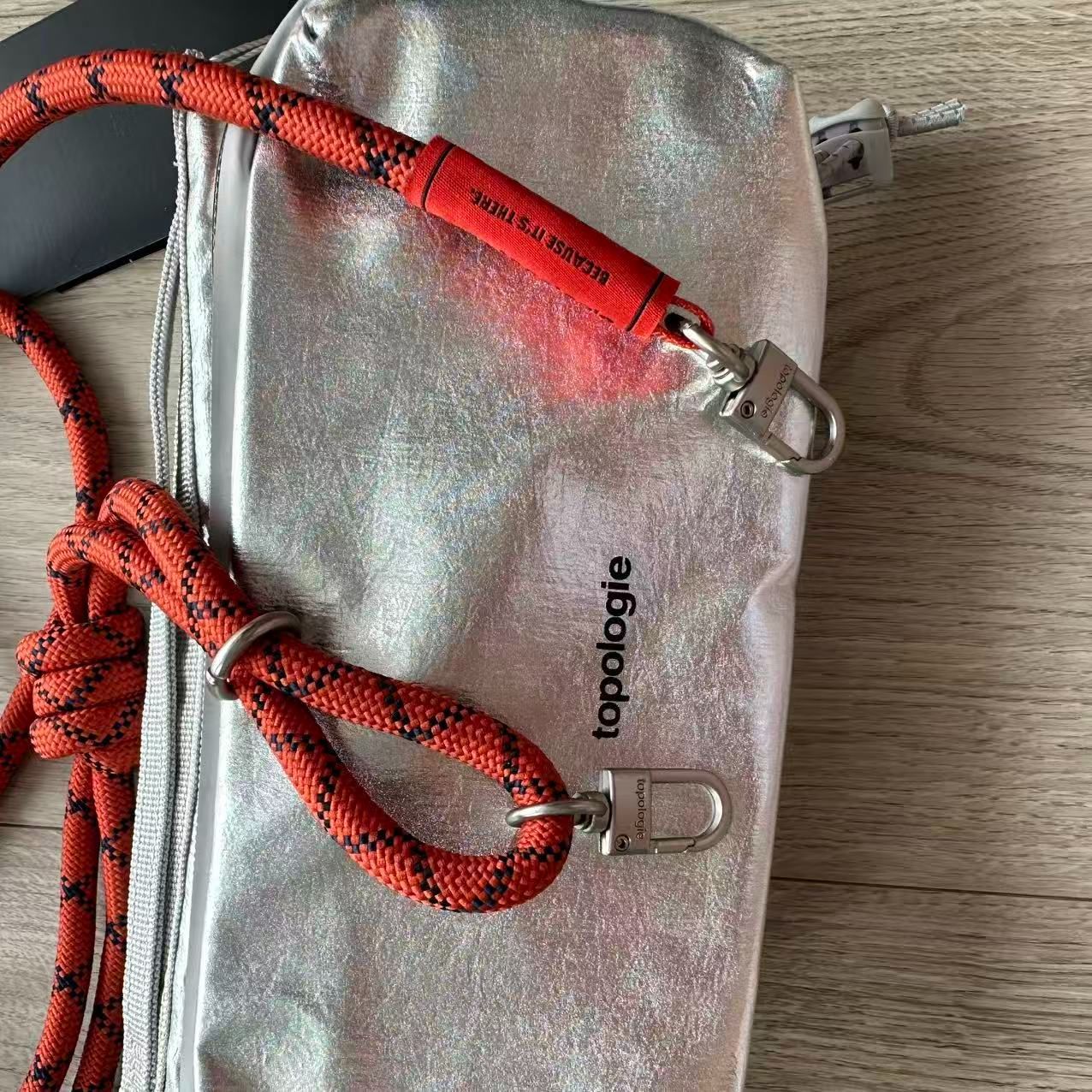 topologie トポロジー ボトルサコッシュ シルバー Bottle Sacoche