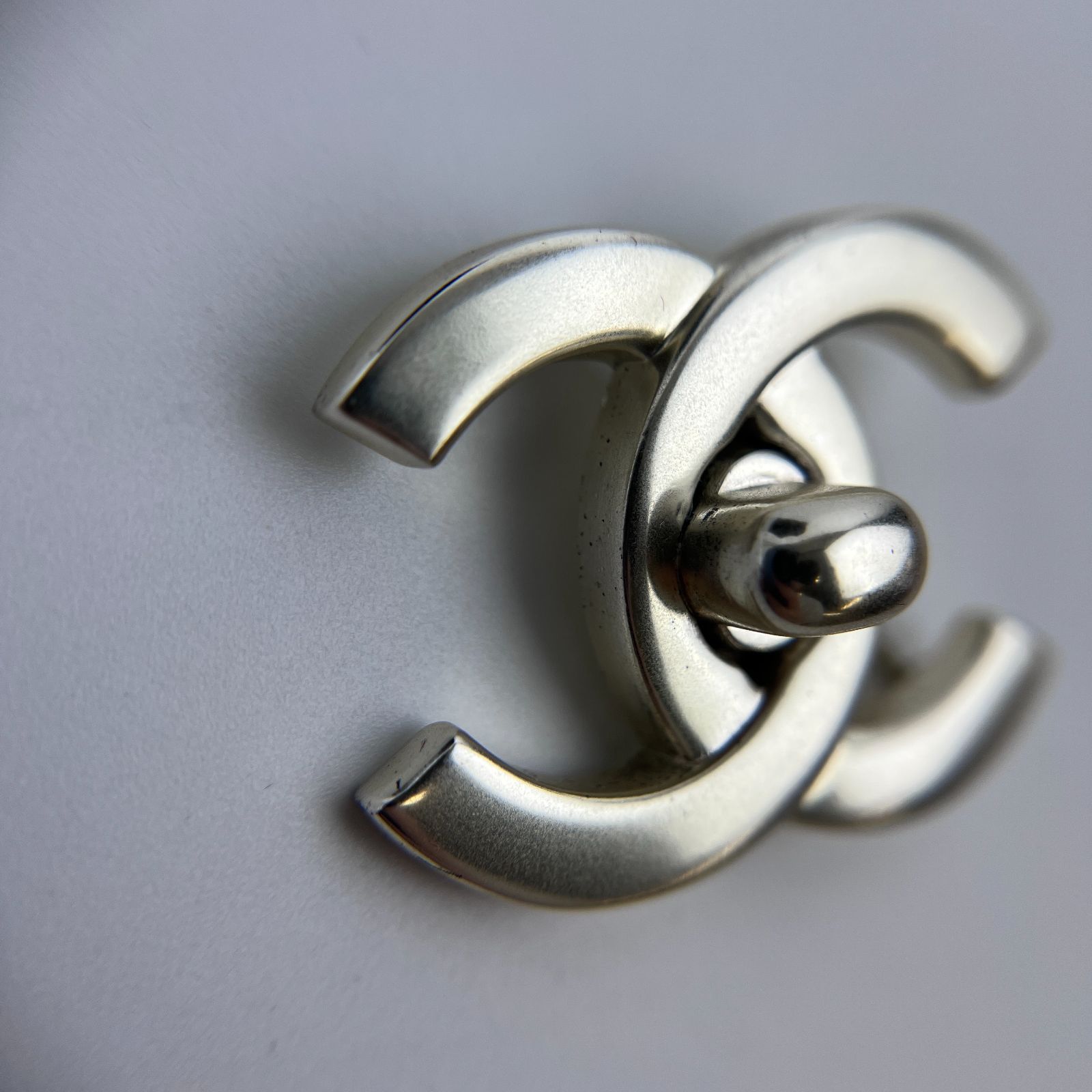 中古】CHANEL シャネル ココマーク アクセサリー ブローチ