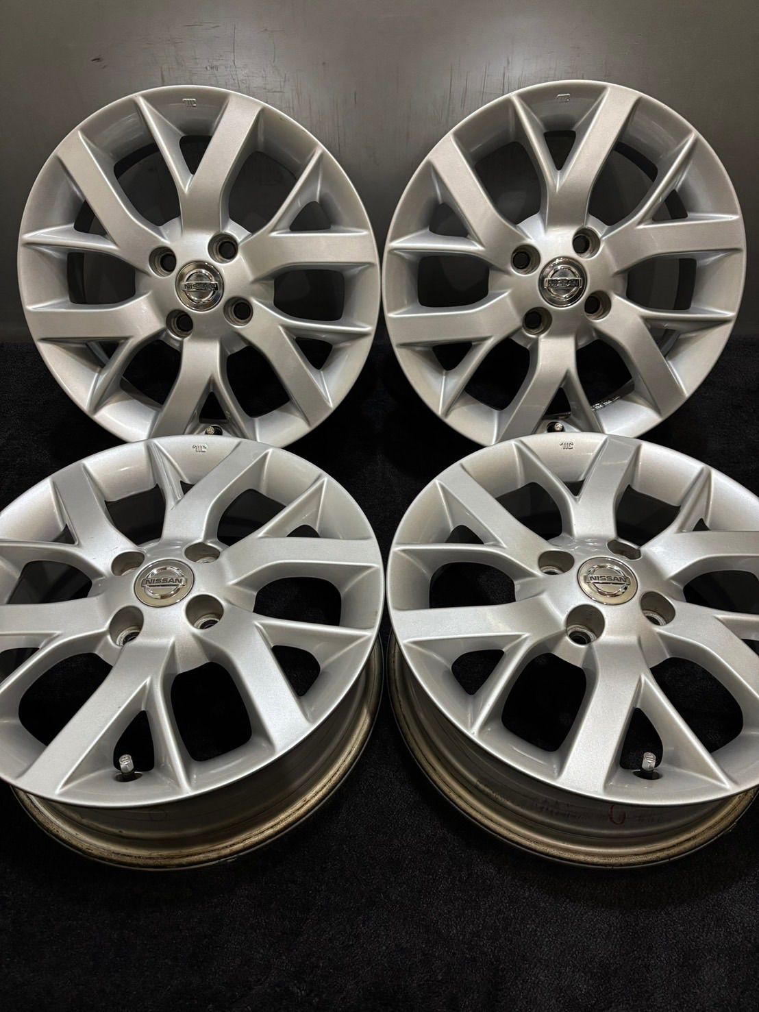 日産 E12 ノート 純正 15インチ 5.5J 40 100 4H アルミホイール 4本 ティーダ キューブ 1-K367