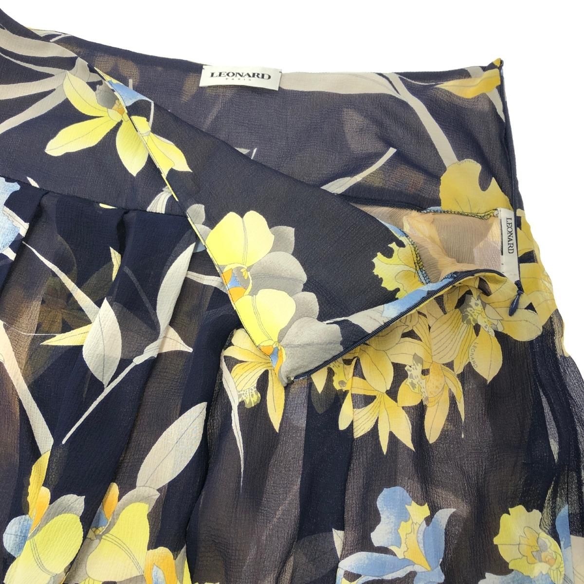 レオナール　シルクスカート　サイズ44 レオナール シルクスカート サイズ44 LEONARD レオナール シルク