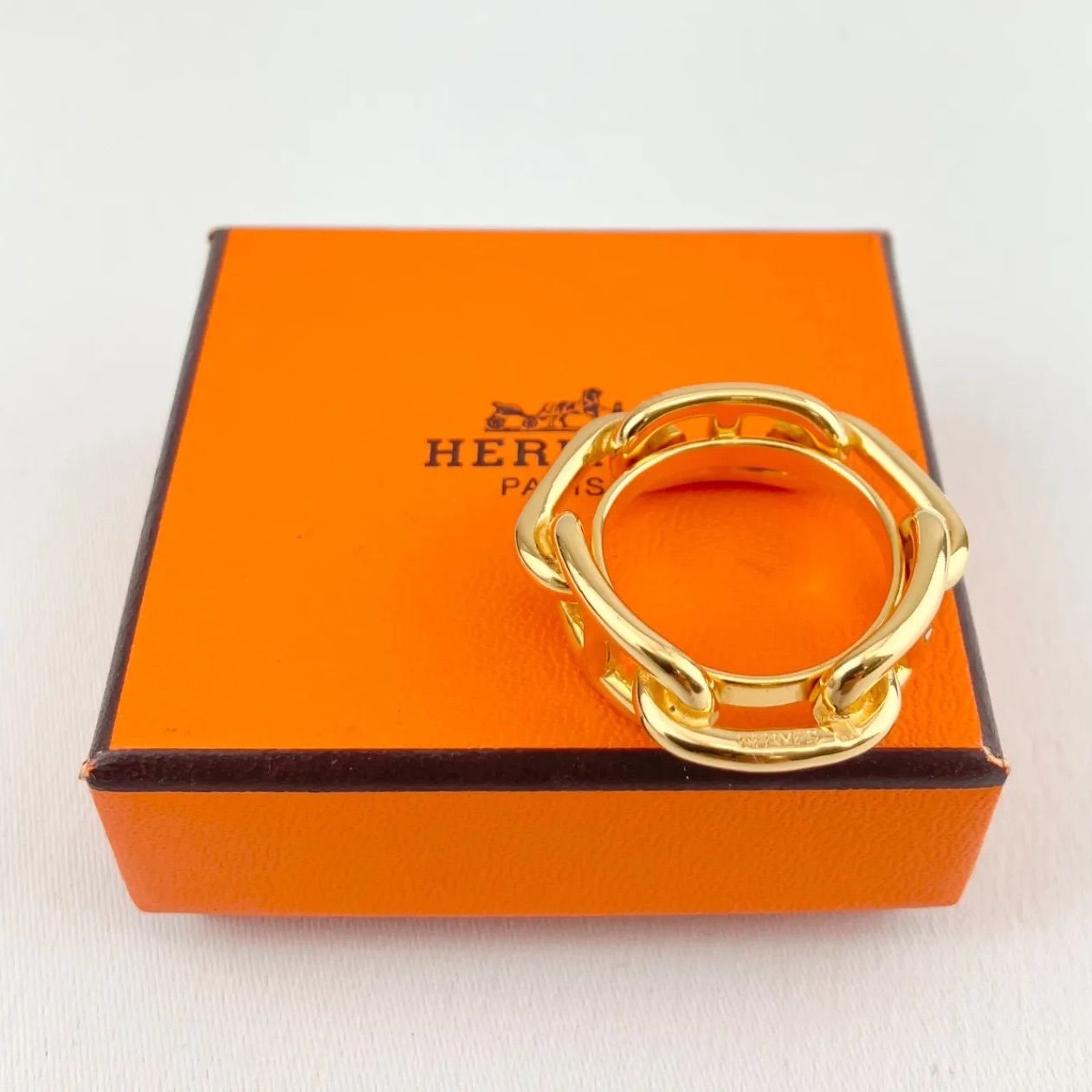 K*a様 【極美品・箱付】HERMÈS エルメス スカーフリング シェーヌダンク HERMES - □未使用□ エルメス シェーヌダンクル スカーフ