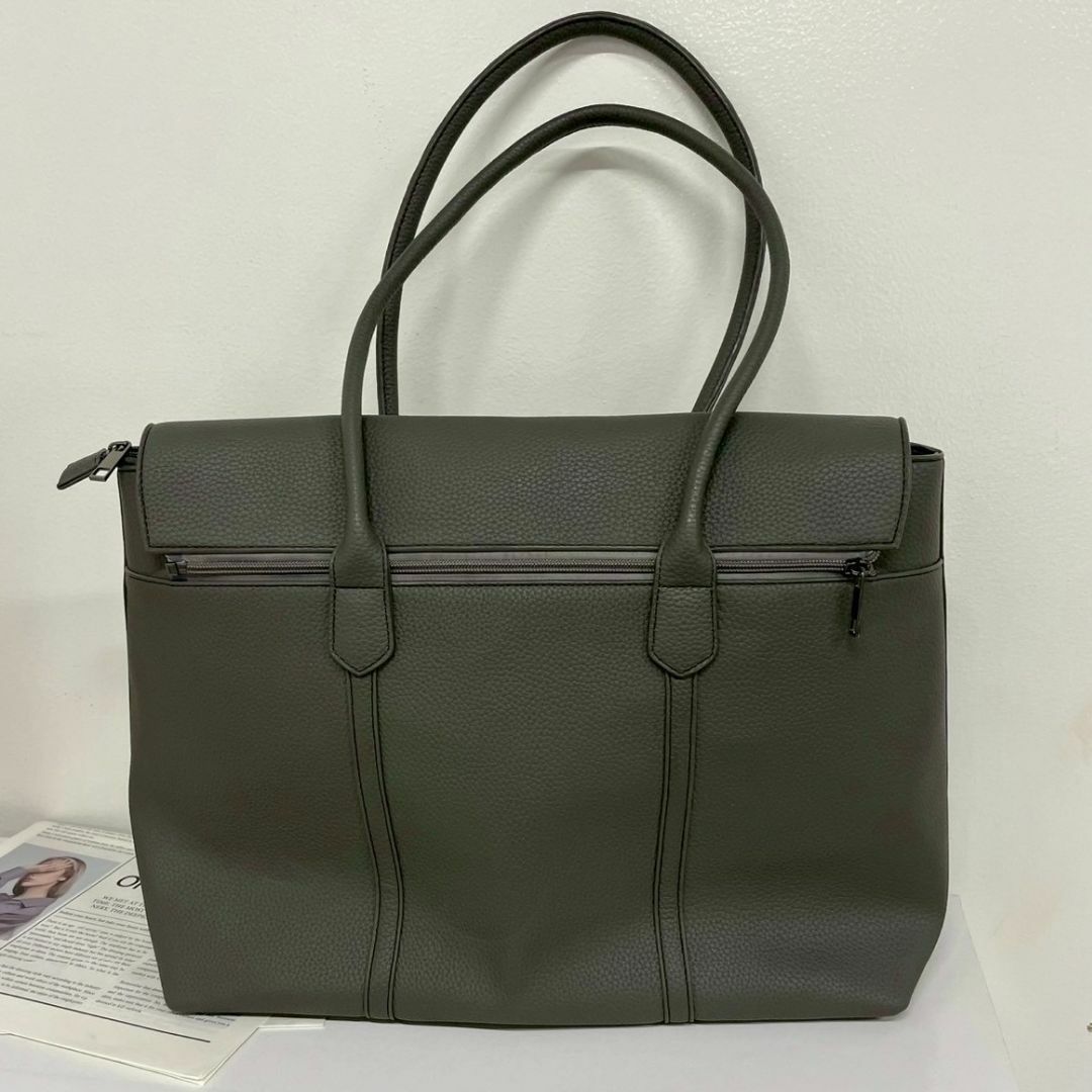 新品 かぶせベルト式 トートバッグ グレージュ A4収納可能 新品 かぶせベルト式 トートバッグ グレージュ A4収納可能