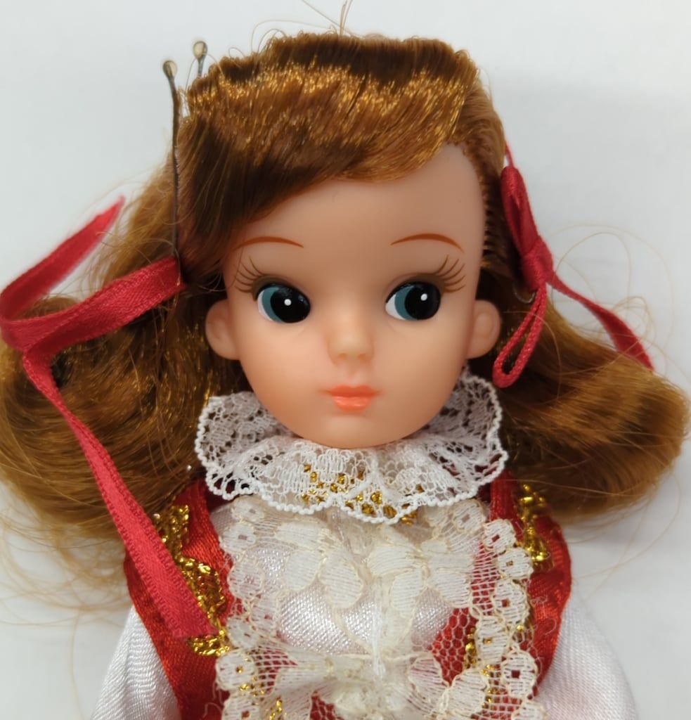 お人形。初代リカちゃん？ 解説】初代リカちゃん | akaribbon