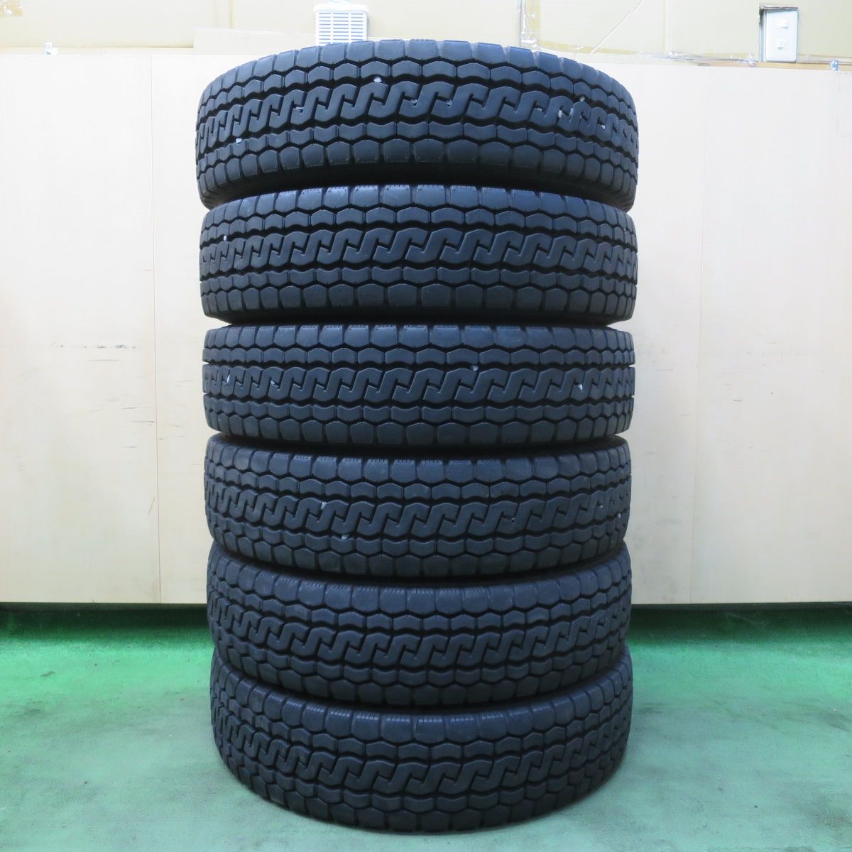 バリ溝 25年 9.5分 6本 トラック タイヤ 205 85R16 117 115N ブリヂストン エコピア M812 ミックス オールシーズン 16インチ 5101004イスタ