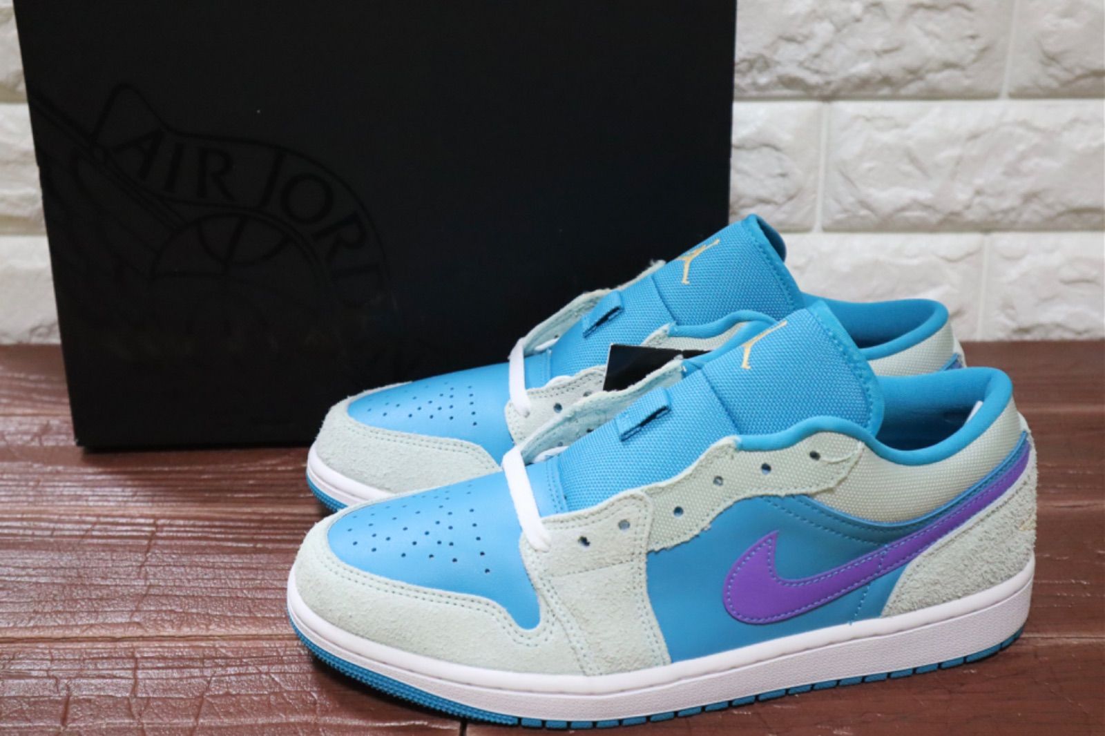 新品 NIKE AIR JORDAN 1 LOW SE エア ジョーダン 1 ローSE Aquatone and Psychic Purple メンズスニーカー