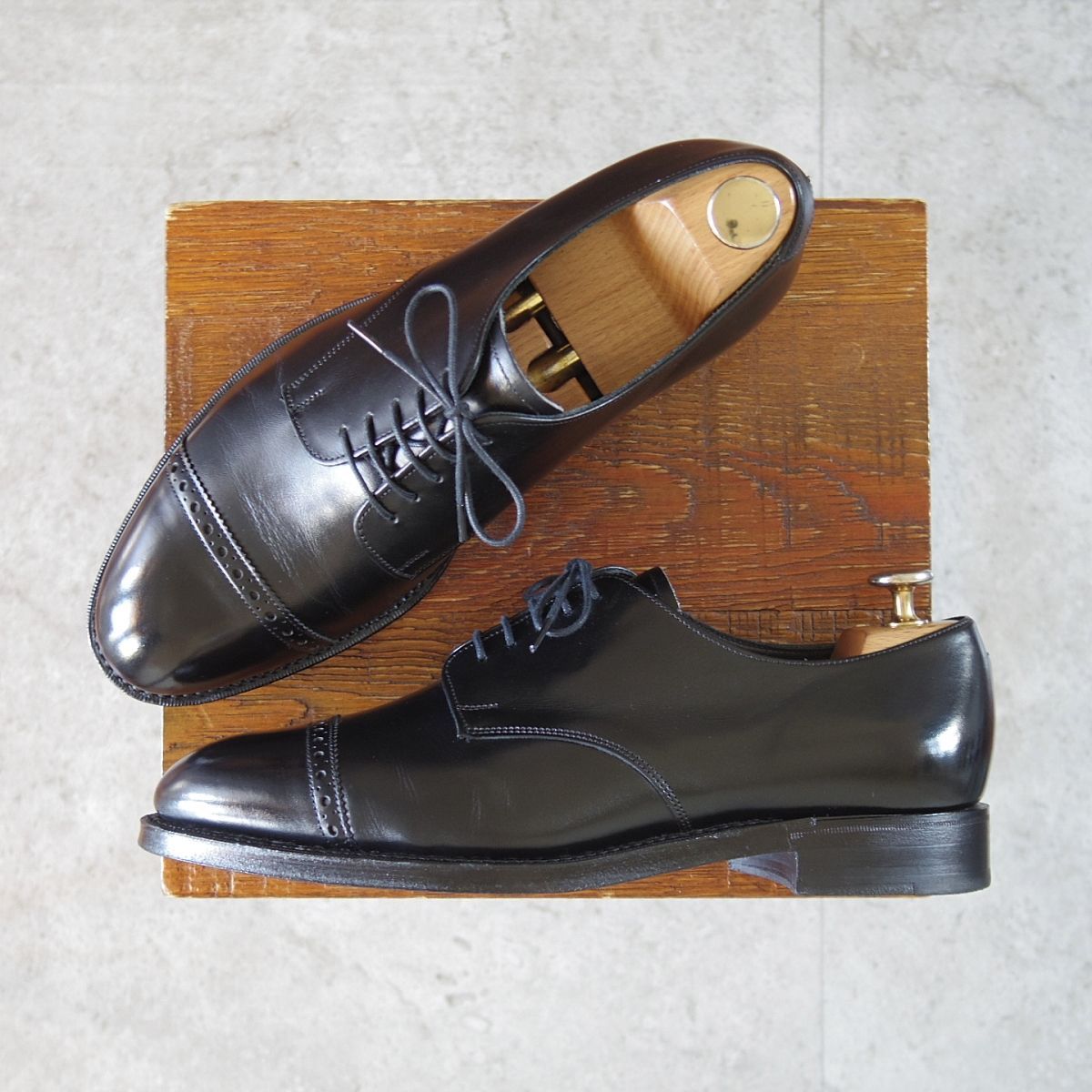 極美品(英)チーニー 7F【現行定価￥92，400-1886コレクション/ASTWELL】1886ラスト/パンチドキャップトゥ/カーフ/黒/CHEANEYn822