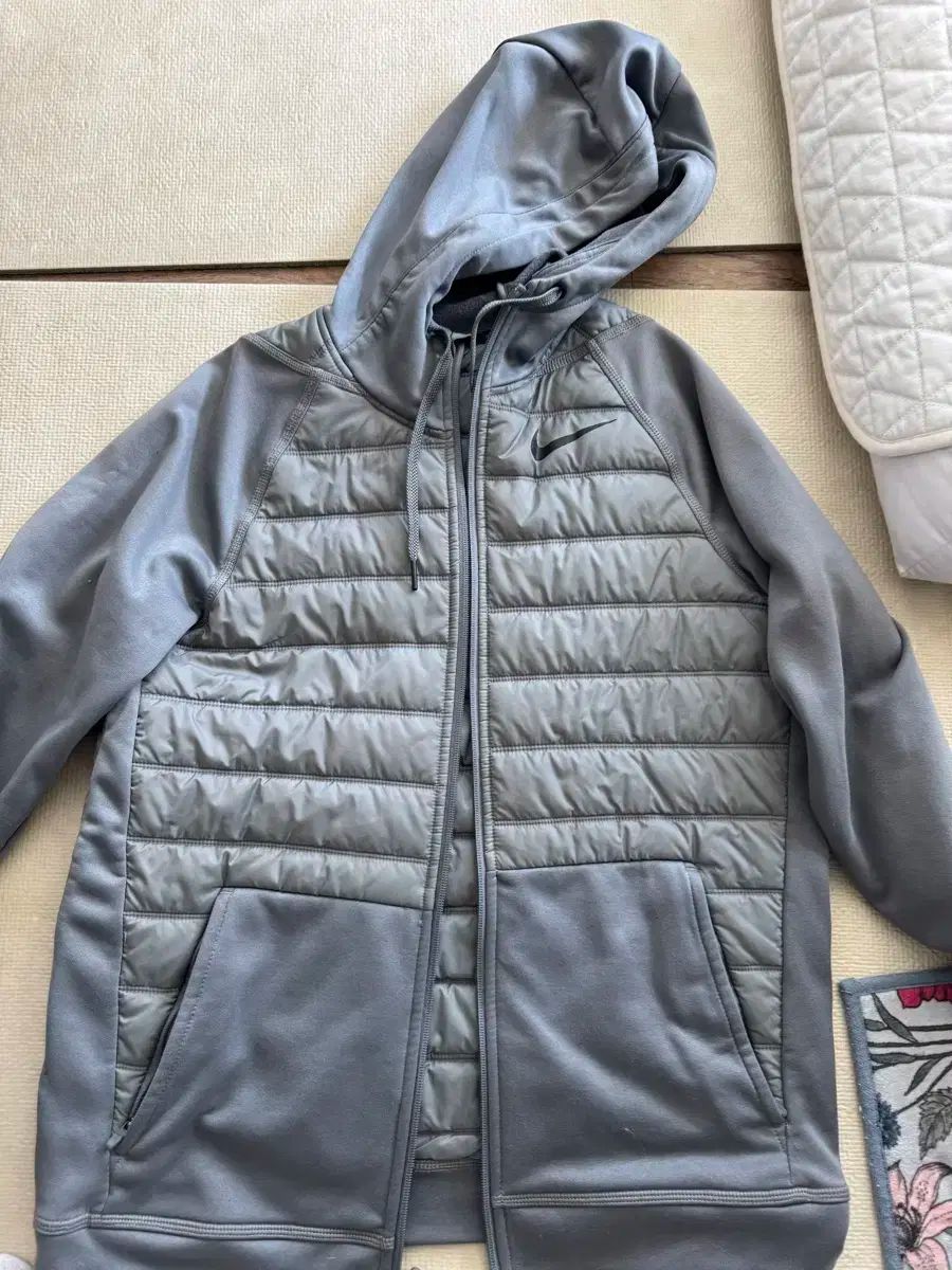 Nike ナイキ ニットダウン