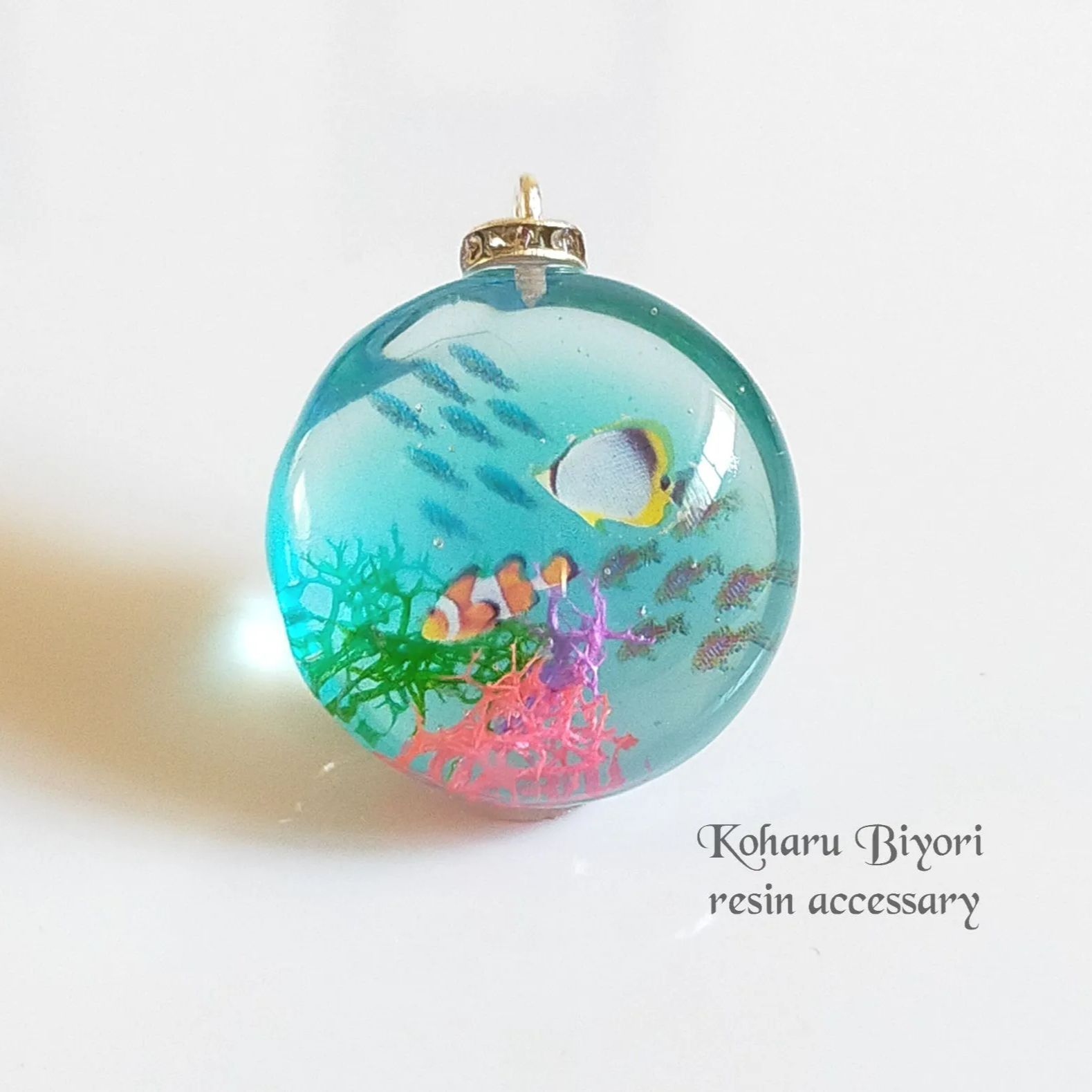 No.127 レジンネックレス・熱帯魚 - メルカリ