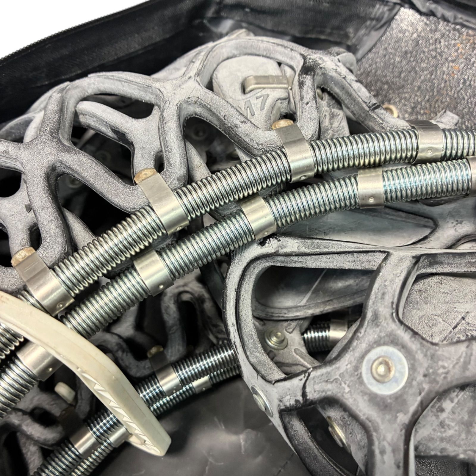 非金属タイヤチェーン『イエティ　スノーネット　M299』中古 中古 イエティスノーネット M299 イエティ スノーネットYeti Snow