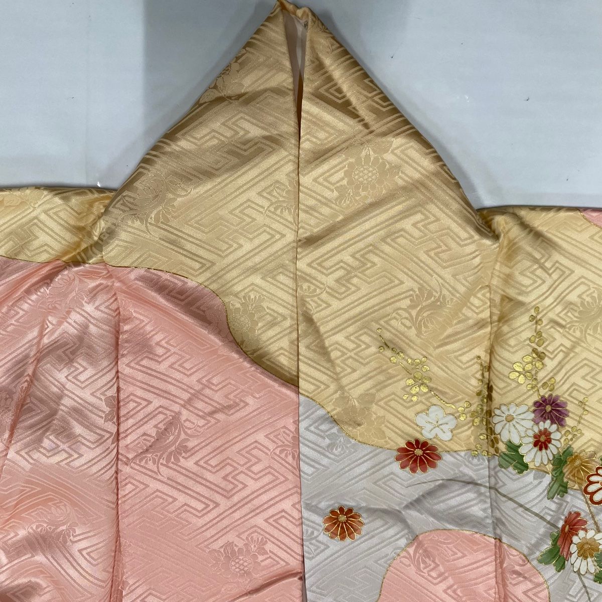 振袖 身丈165cm 裄丈67cm M 袷 菊 枝梅 金糸 金彩 ピンク 正絹 振袖 身丈165cm 裄丈67cm M 袷 菊 枝梅 金糸 金彩 ピンク 正絹