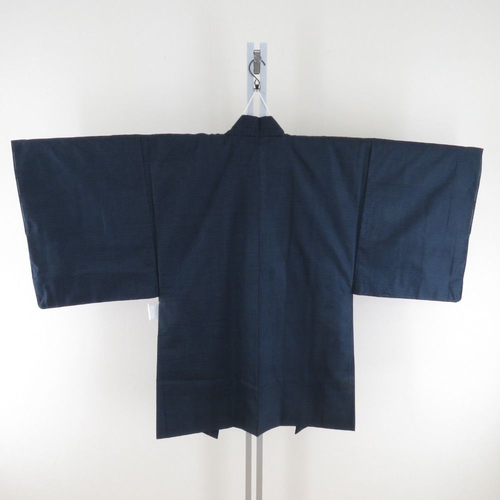 男着物 紬 アンサンブル 亀甲 袷 紺色 正絹 男性用きもの メンズ 仕立て上がり 和服 男物 カジュアル 身丈147cm 【キモノオフ野々市若松店】 男着物 紬 アンサンブル 亀甲 袷 紺色 正絹 男性用きもの メンズ