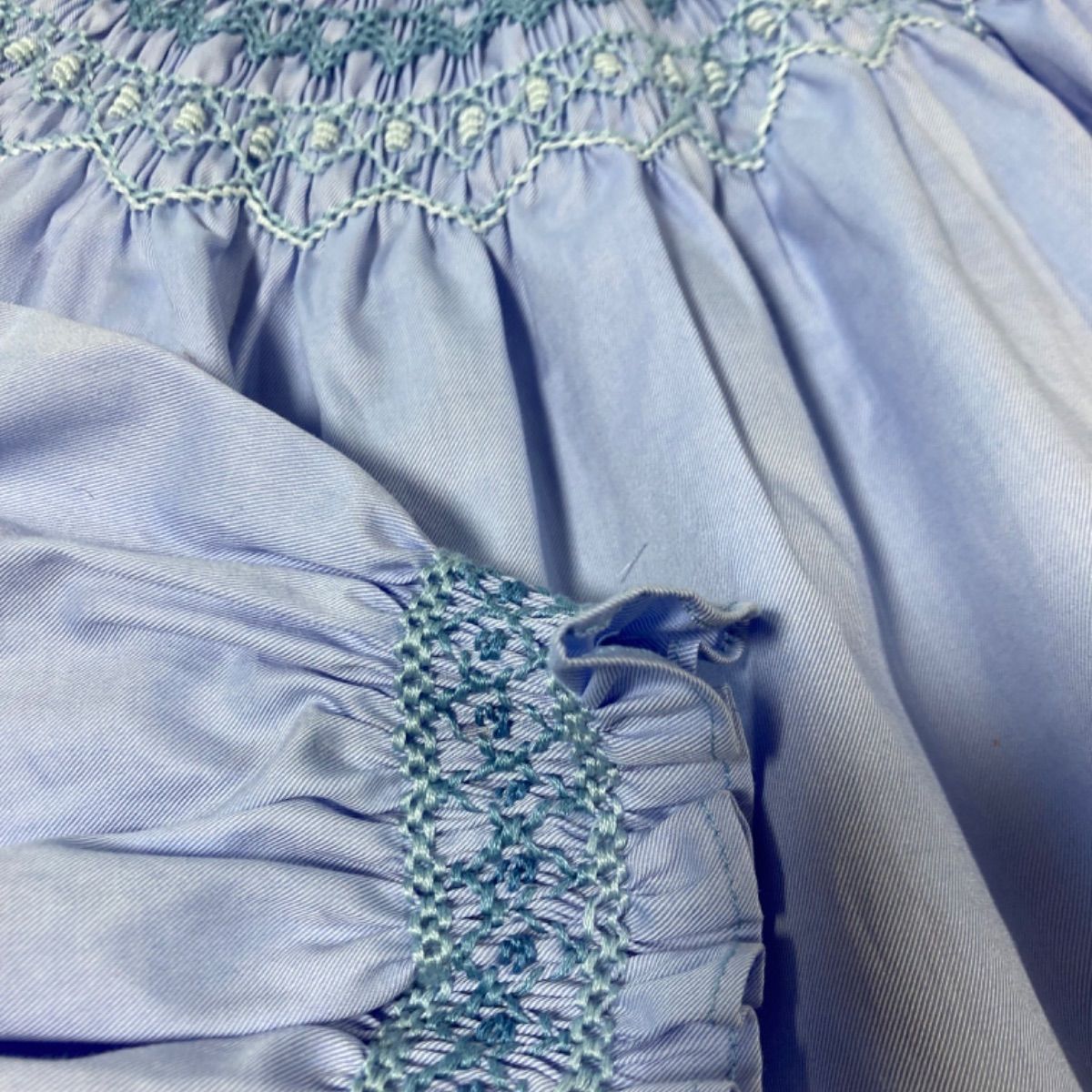 スモッキング刺繍ブラウス - すてきなブラウスすてきなスカート - メルカリ