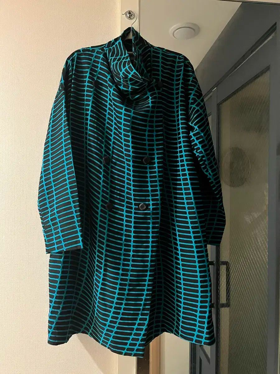 イッセイミヤケ Aラインコート Issey Miyake Hatching Pleats コート
