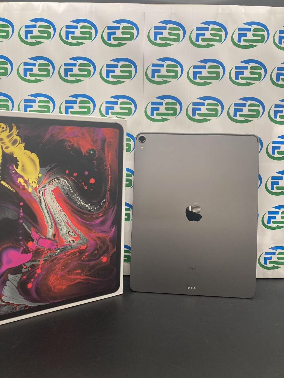 iPad Pro 12.9 第3世代 256GBスペースグレイ美品バッテリー良好 Amazon.co.jp: 【整備済み品】Apple iPad Pro 12.9インチ (第3