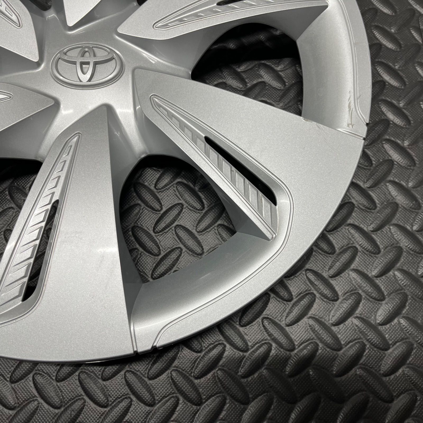 トヨタ シエンタ 170系 ホイールキャップ ホイールカバー 純正 中古