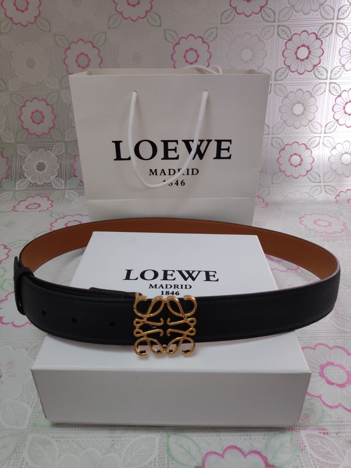 超人気✨LOEWE/ロエベ レザーベルト 金色金具 アナグラム