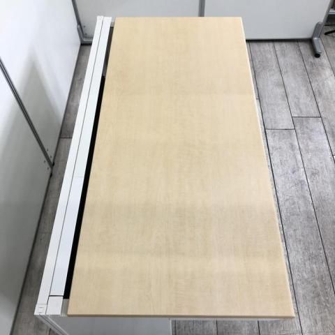 イトーキ