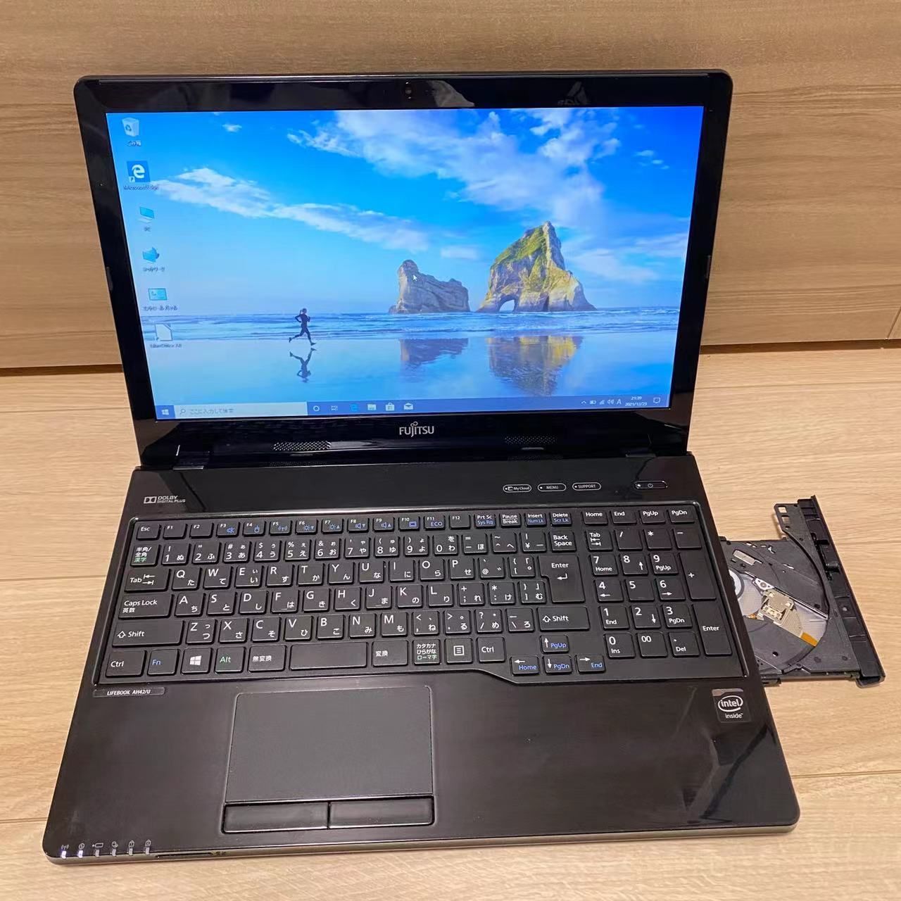 中古美品ノートパソコンFUJISTU FMVA42UB/Celeron3205U 中古美品ノートパソコンFUJISTU FMVA42UB/Celeron3205U