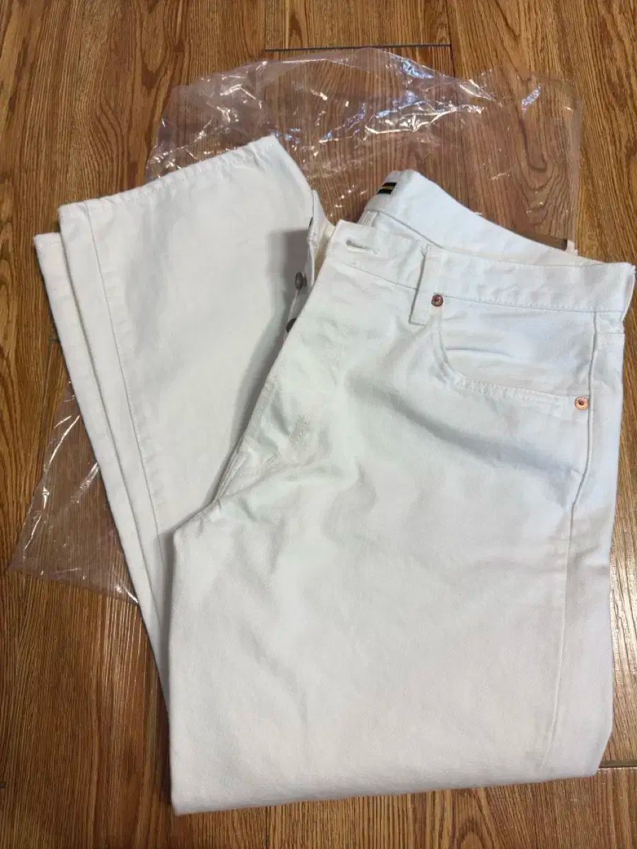 OmniGad ホワイトデニム新商品