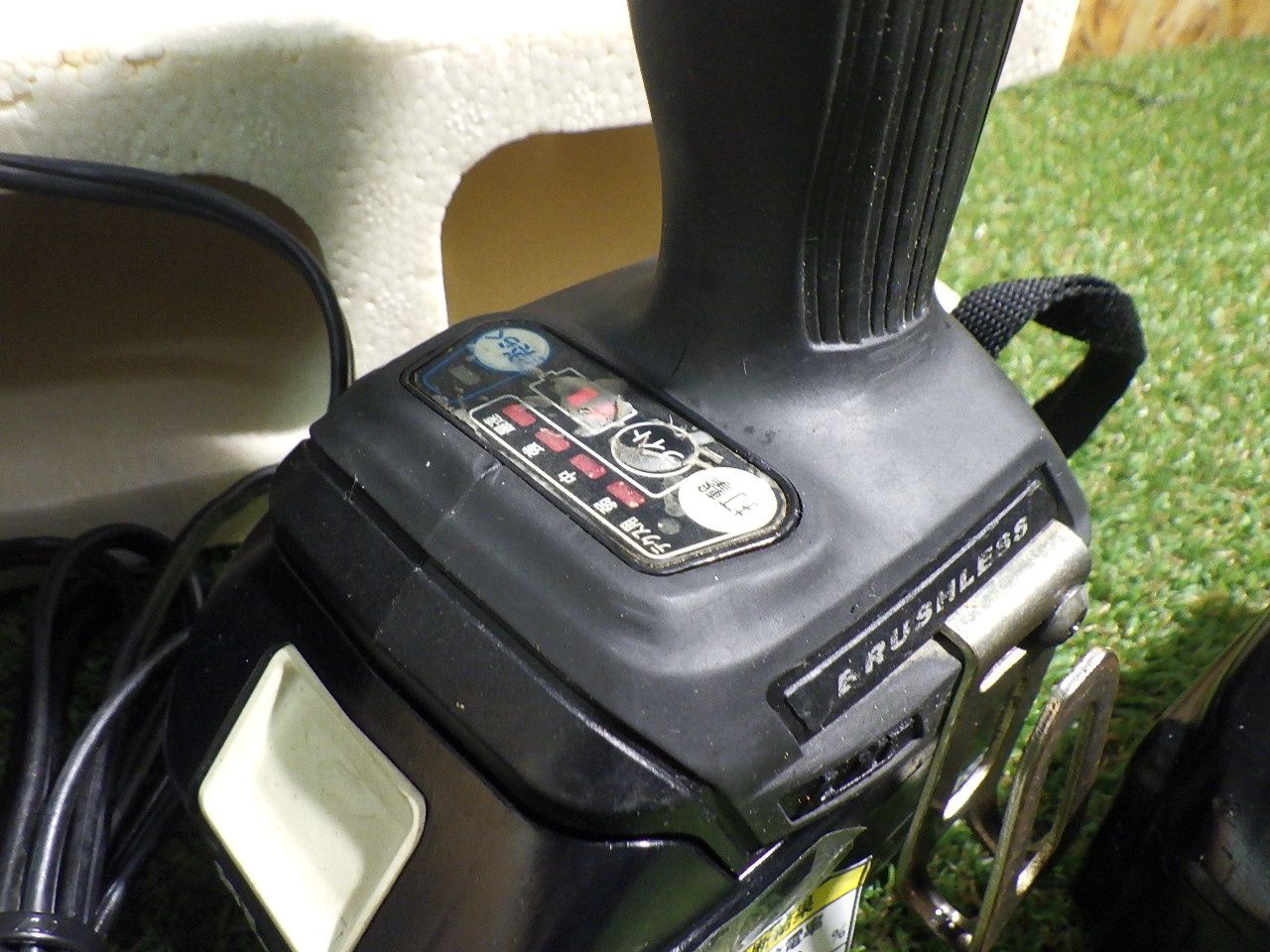  メーカー makita マキタ 充電式 インパクトドライバ TD 170 D 18 V バッテリ 2 BL 1860 B 充電器 品 電動インパクトドライバー ドリル ドライバー レンチ