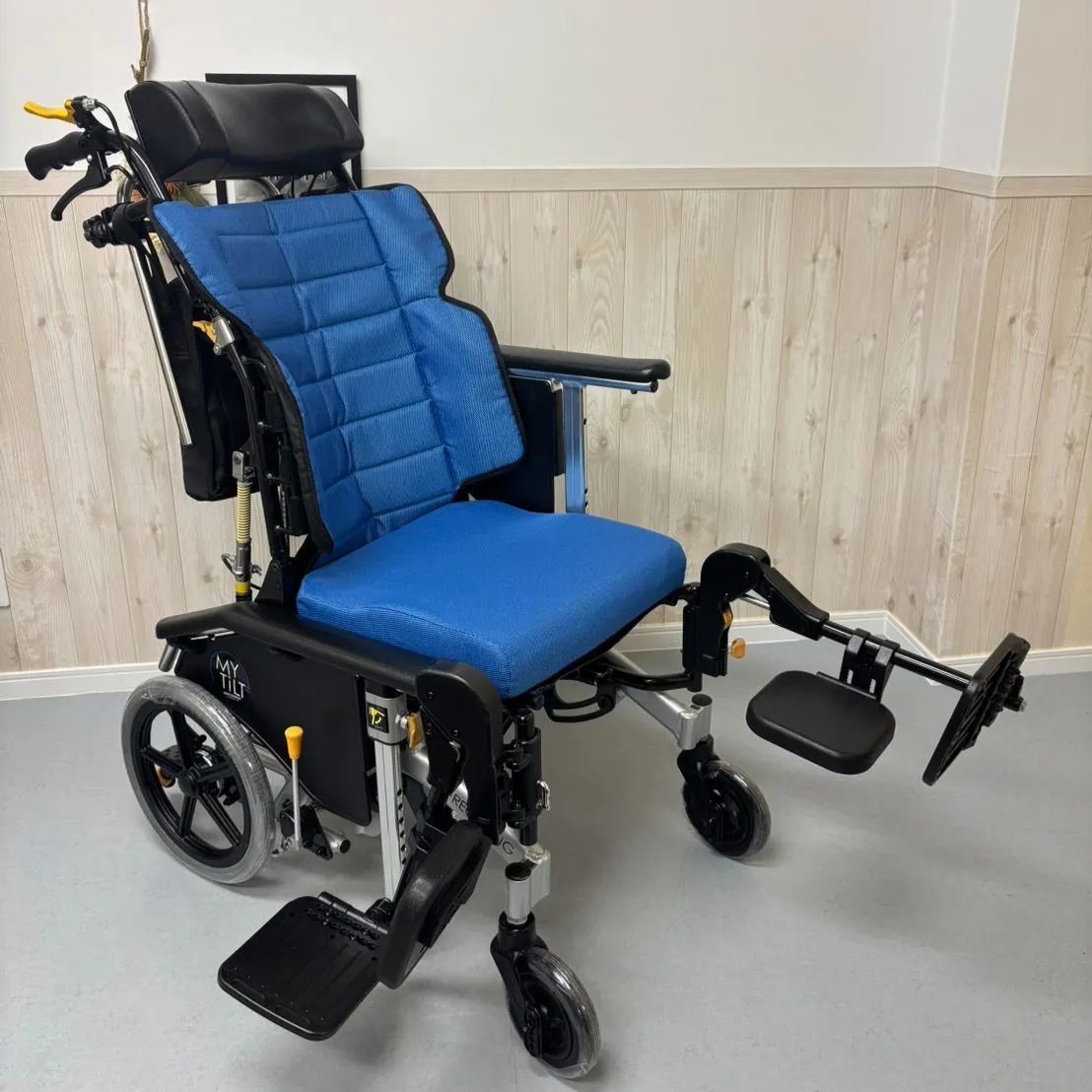 MH-CR3D マイチルトコンパクト 松永製作所 介助式車椅子 ノーパンク