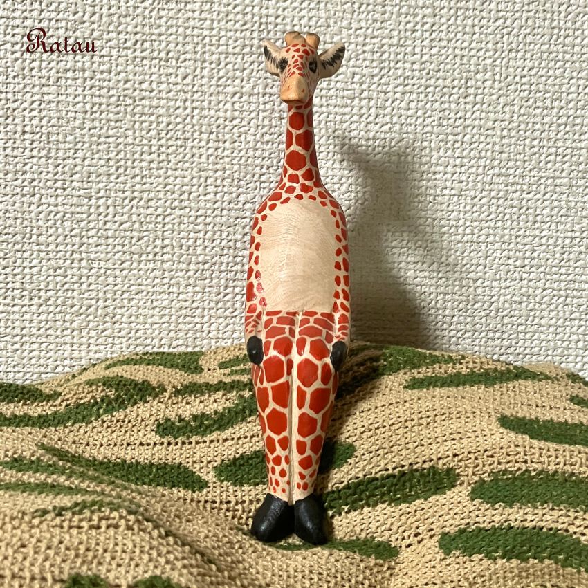 再入荷 置物 動物オブジェ キリン 置物 お座りアニマル 木彫り 天然木