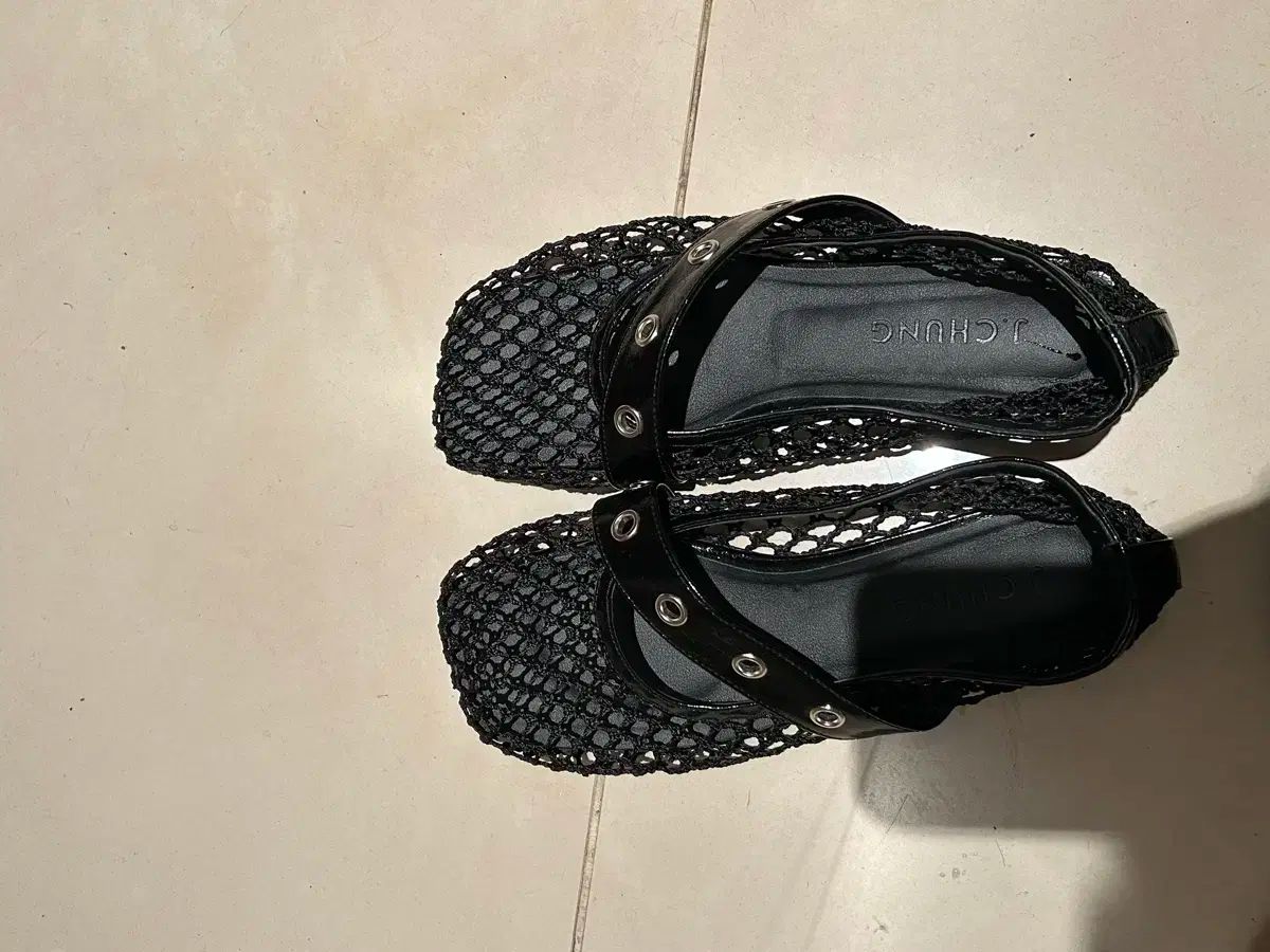 フラットシューズ 240