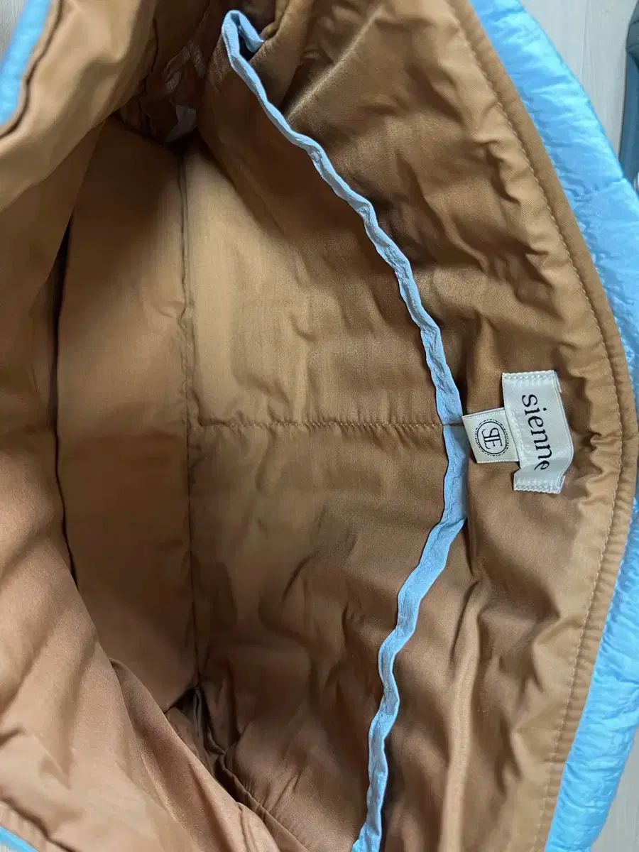 シエンヌ クロス