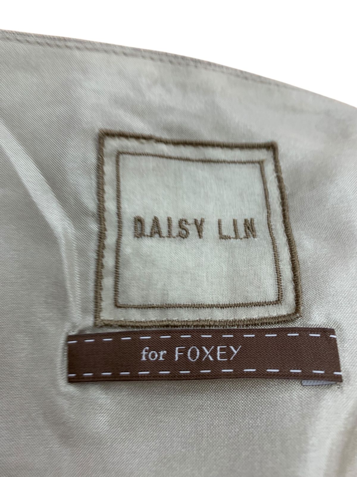 未使用✨デイジーリン フォクシー ロゴボタン ダブルテーラードジャケット 40 デイジーリン for フォクシー ワンピース DAILY TRAVEL PUFF