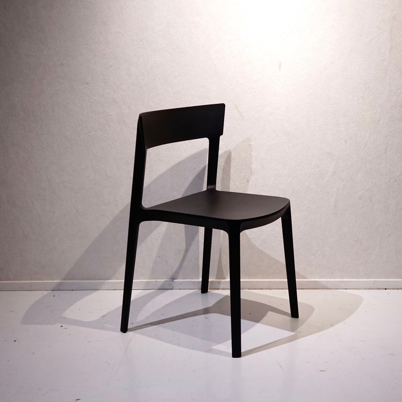 Calligaris イタリア チェア イタリア発のポップなデザイン Calligaris