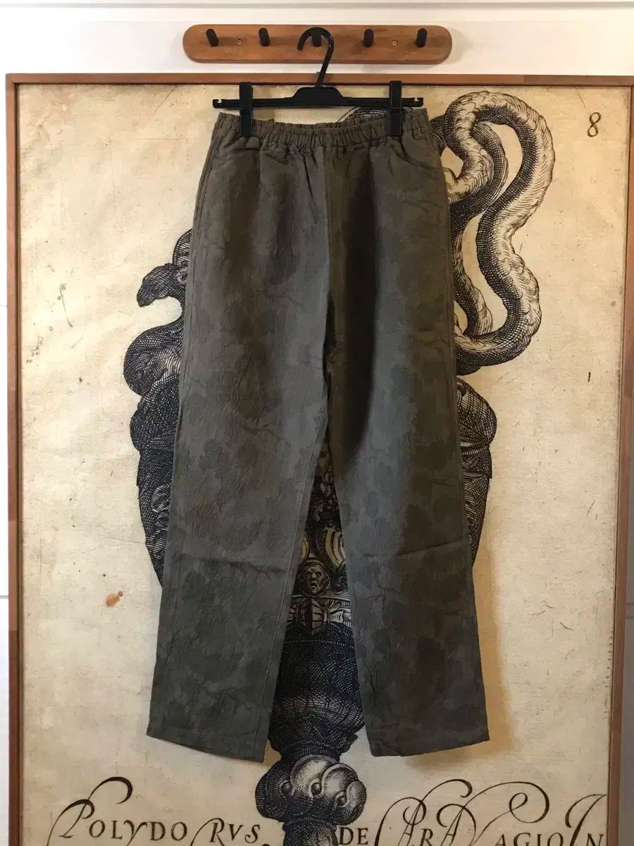 ホワイトマウンテニアリング カーキ ジャカード パンツ 32