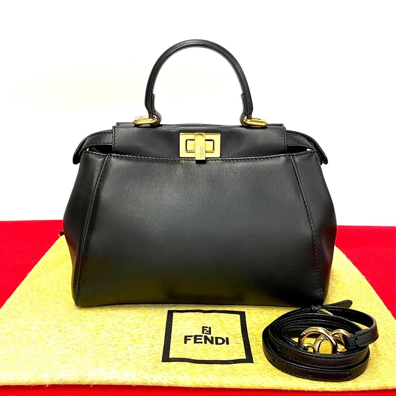 ほぼ未使用 FENDI フェンディ ピーカブー ミニ ターンロック ロゴ 金具 