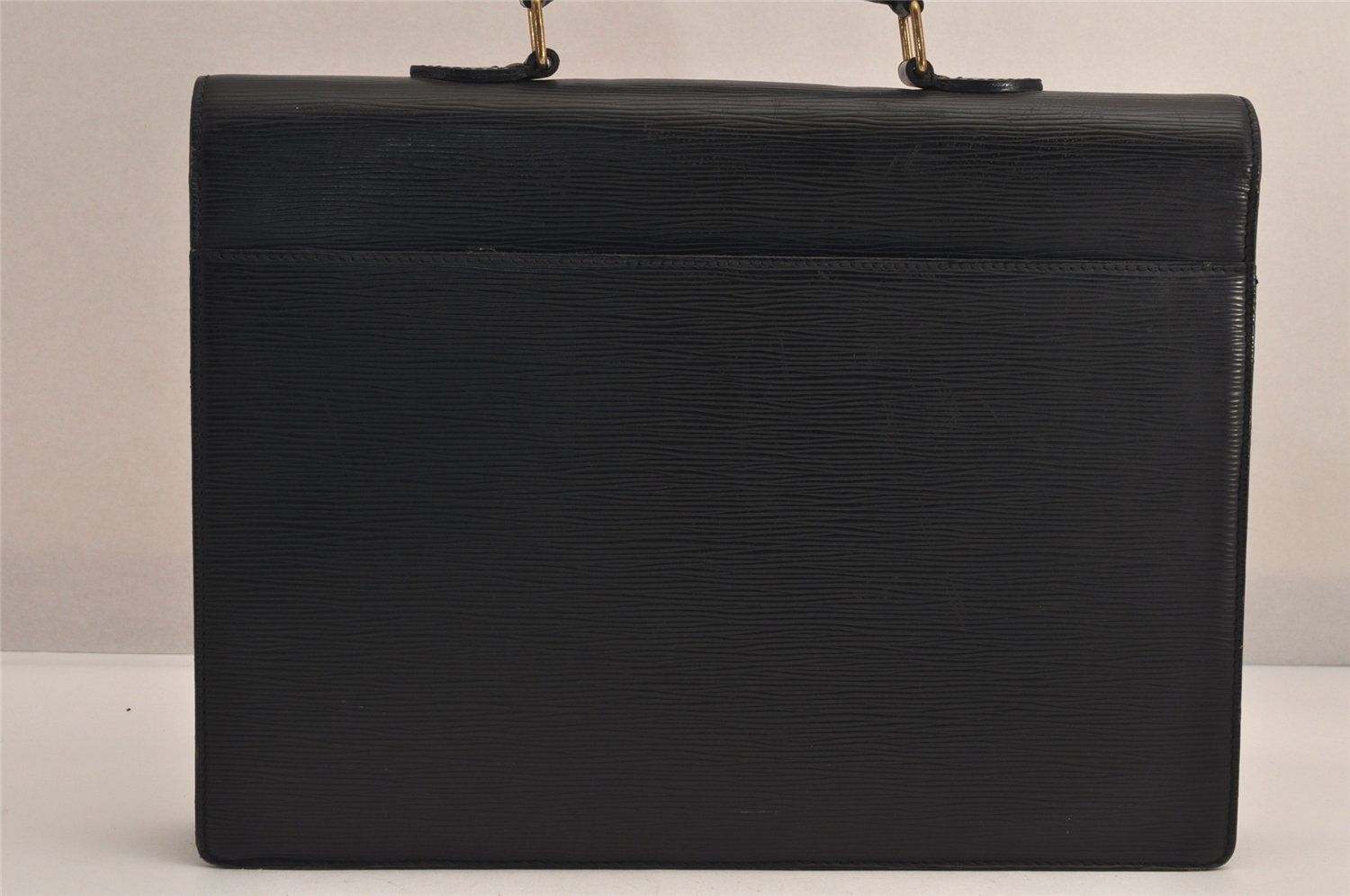 LOUIS VUITTON ルイヴィトン エピ セルヴィエット コンセイエ ブリーフ