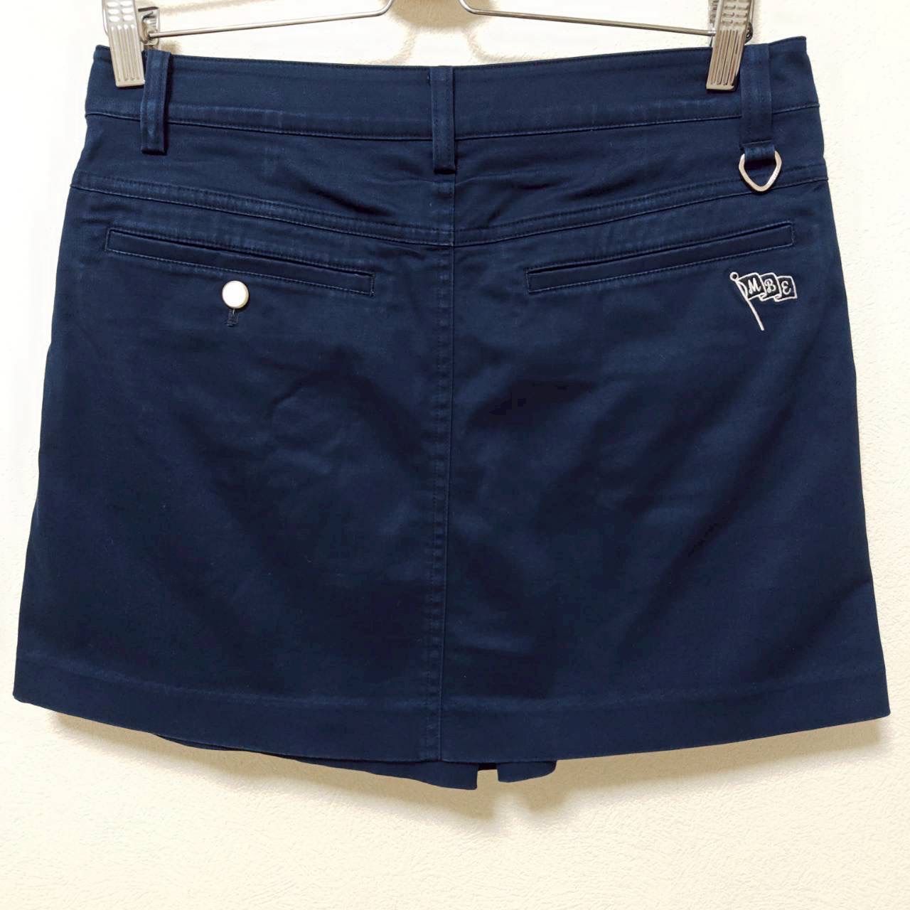 おしゃれゴルファー必見◎ 勝って 魅せる 勝負服◎ MASTER BUNNY EDITION マスターバニーエディション スカート ミニ丈 ストレッチ ゴルフ スポーツ プロ愛用モデル ショートパンツ オールシーズン ネイビー サイズ2 |M36427ji